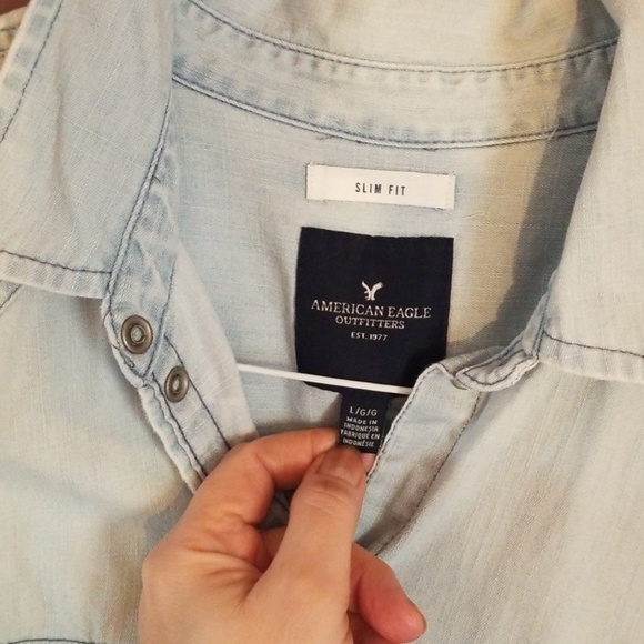 American Eagle light blue Jean shirt M- L - Picture 2 of 6